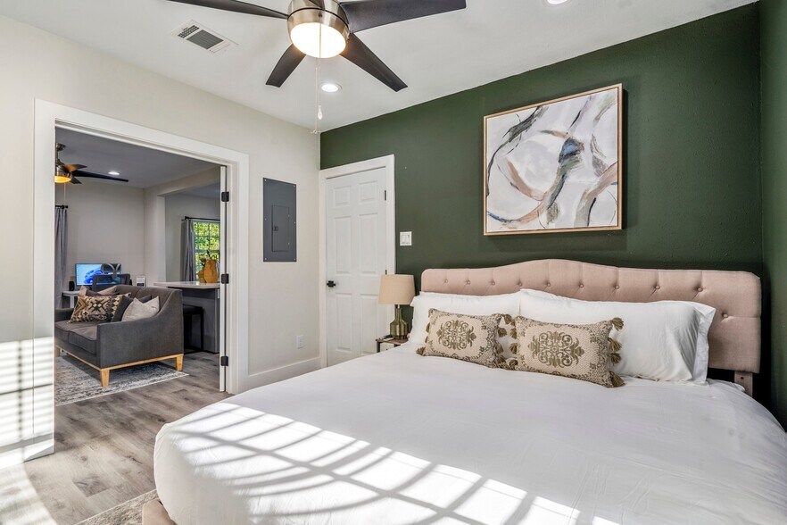 More Photos Of 5 Estelle St, Houston Multifamily For Sale