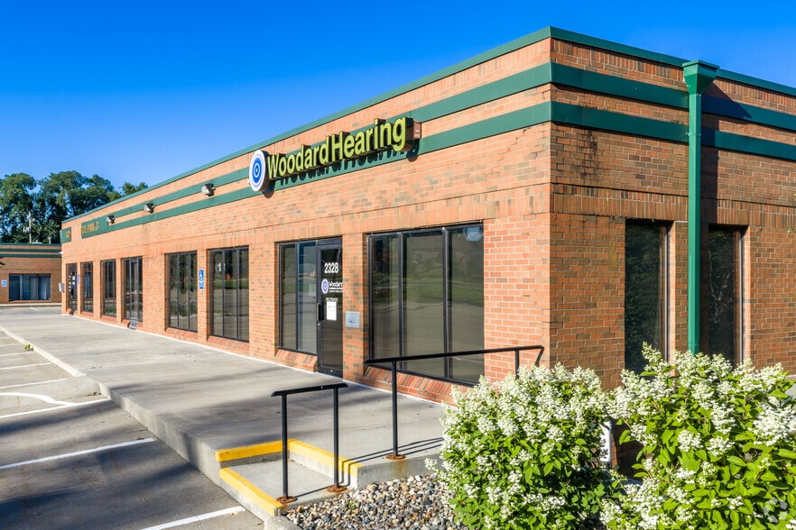 More Photos Of 2330 Rocklyn Dr, Urbandale Office For Lease