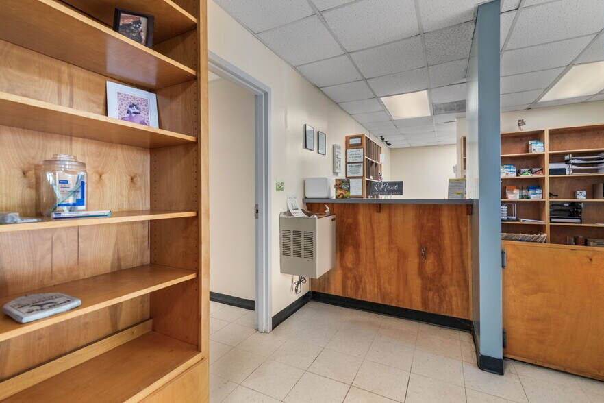 More Photos Of 3431 Waterlick Rd, Lynchburg Veterinarian Kennel For Sale