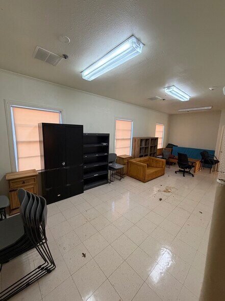 More Photos Of 7470 TX-154, Marshall Specialty For Sale