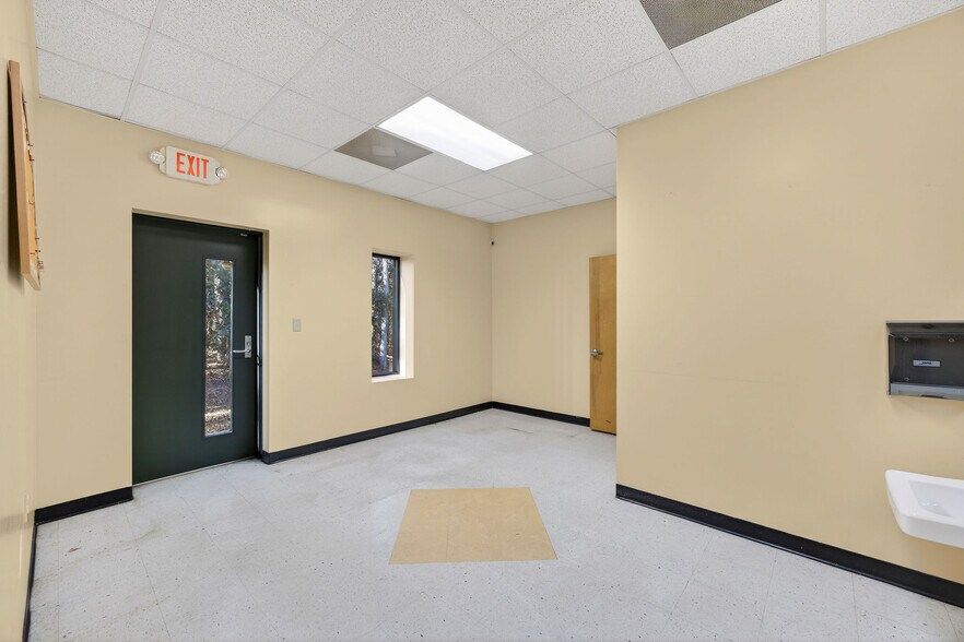 More Photos Of 3910 Princess Place Dr, Wilmington Daycare Center For Lease