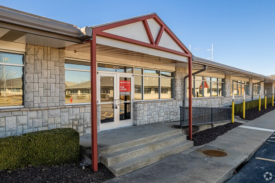 More Photos Of 2501 Technology Dr, Bentonville Unknown For Lease