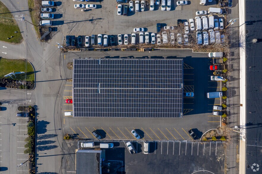 More Photos Of 586 Pleasant St, Watertown Flex For Lease