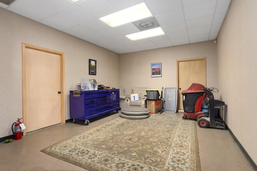 More Photos Of 814 Brooklyn Ave, Kansas City Warehouse For Sale