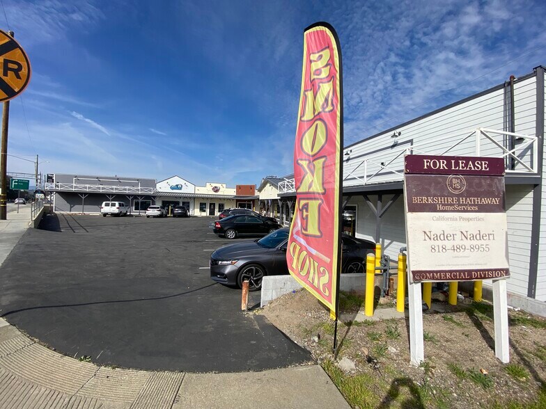 More Photos Of 24048 Newhall Ave, Newhall Storefront Retail Office For Lease