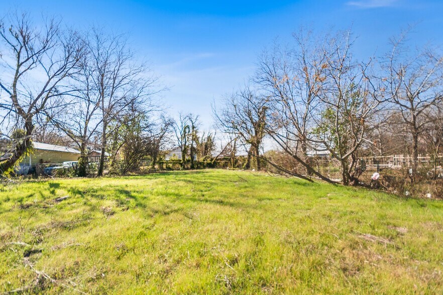 More Photos Of 931 N Olive St, San Antonio Land For Sale