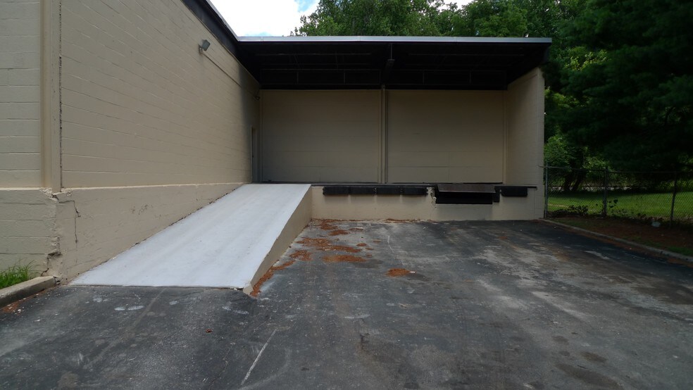 More Photos Of 7 Greenwood Pl, Pikesville Warehouse For Sale