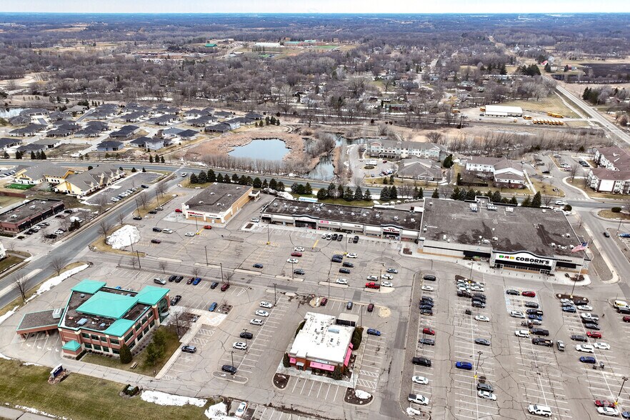 More Photos Of 1300-1490 N Babcock Blvd, Delano Unknown For Lease