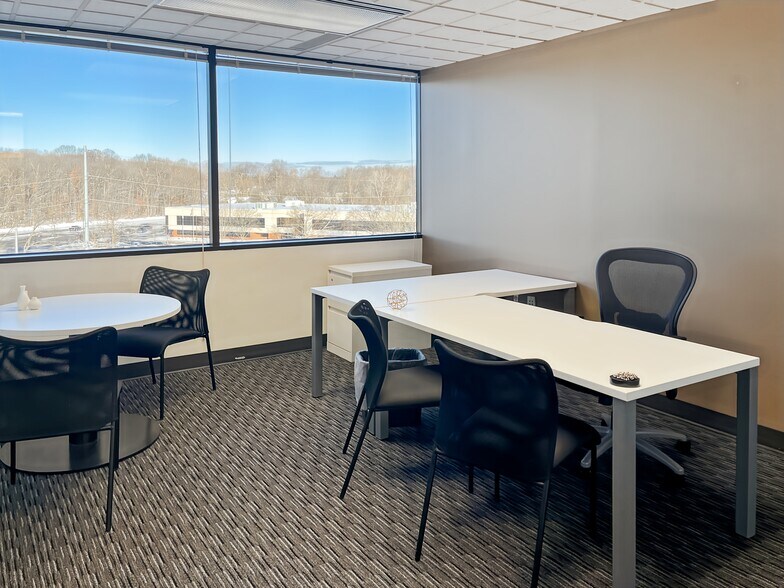 More Photos Of 39555 Orchard Hill Pl, Novi Coworking Space
