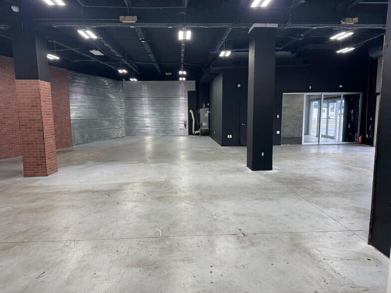 More Photos Of 18319-18321 W Dixie Hwy, North Miami Beach General Retail For Lease