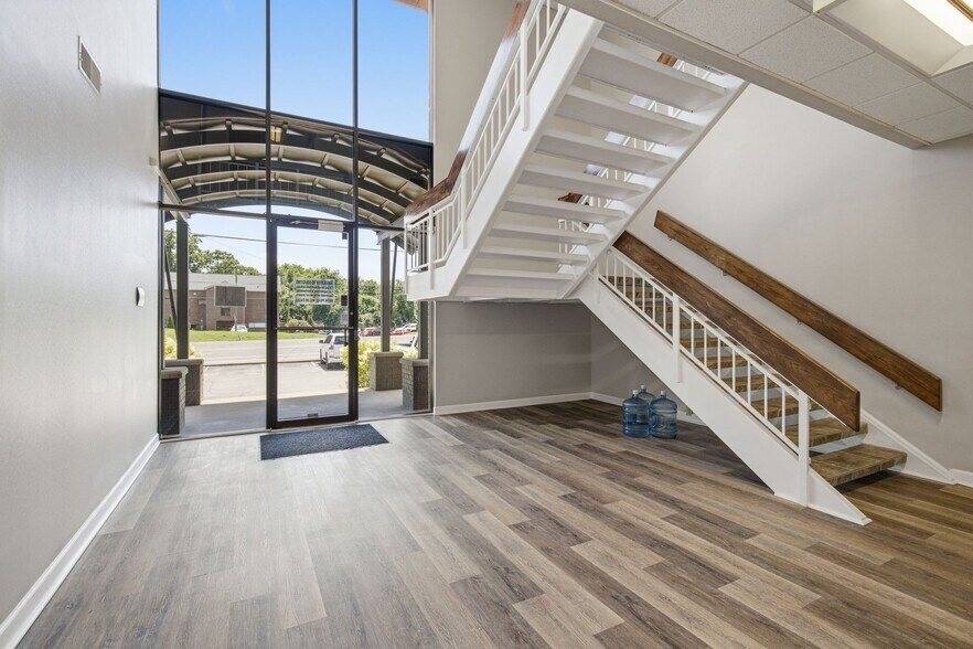 More Photos Of 176 Thompson Ln, Nashville Office Residential For Sale