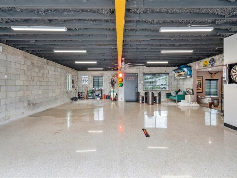 More Photos Of 2404 Hollywood Blvd, Hollywood Loft Creative Space For Sale