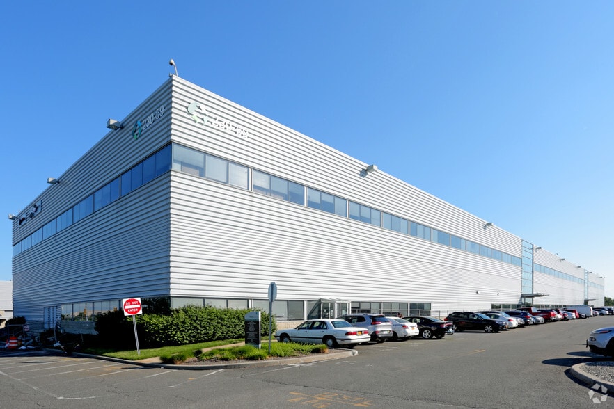 More Photos Of 230-19 International Airport Ctr Blvd, Springfield Gardens Unknown For Lease