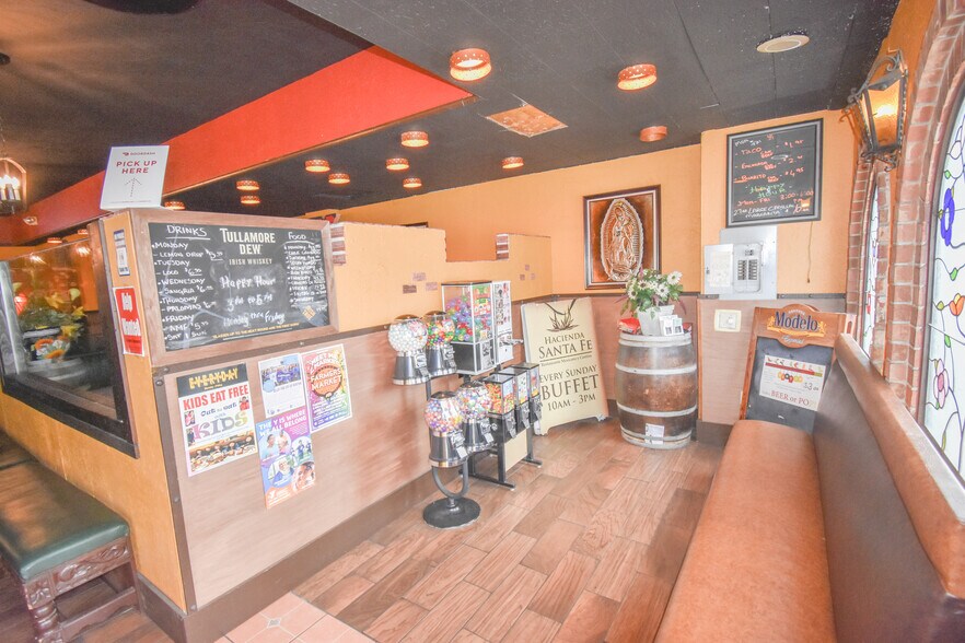 More Photos Of 811-825 S 3rd St, Renton Storefront Retail Office For Lease