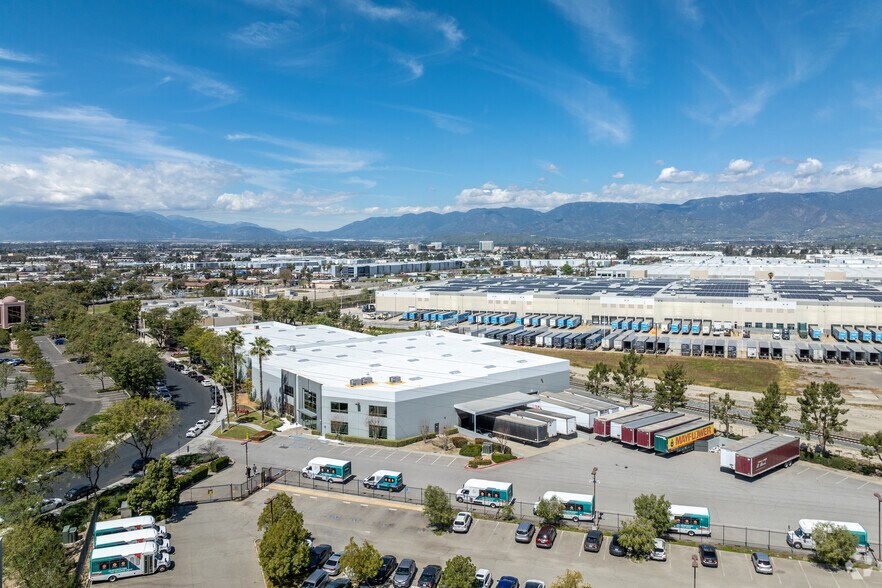 More Photos Of 450 Parkcenter Cir N, San Bernardino Distribution For Lease