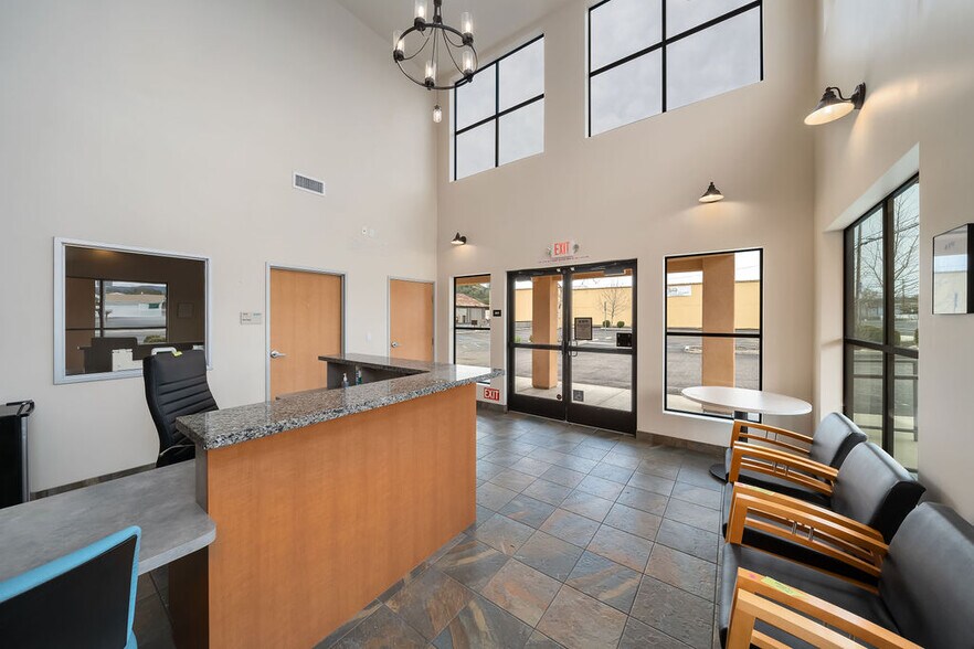 More Photos Of 8845 El Camino Real, Atascadero Storefront Retail Office For Lease