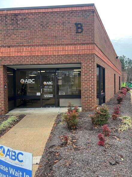 Primary Photo Of 7421-7441 Whitepine Rd, North Chesterfield Light Distribution For Lease