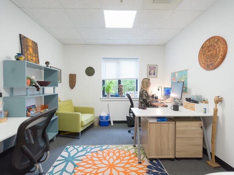 More Photos Of 950 N Washington St, Alexandria Coworking Space