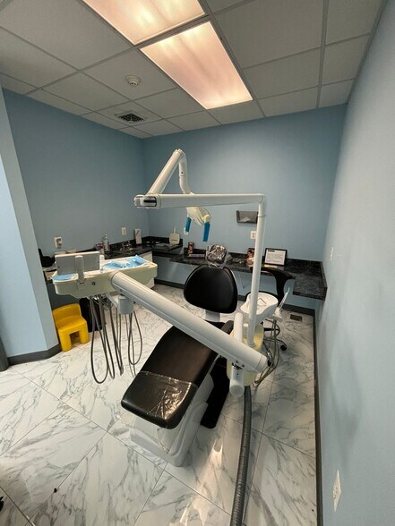 More Photos Of 1949 Devereaux Ave, Philadelphia Medical For Lease