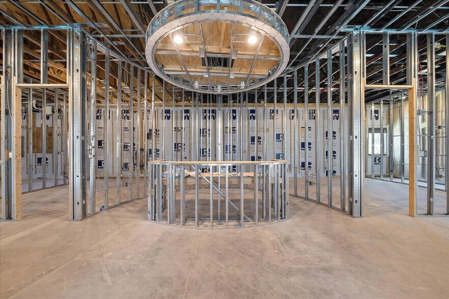 More Photos Of 2407 Bee Ridge Rd, Sarasota Restaurant For Sale