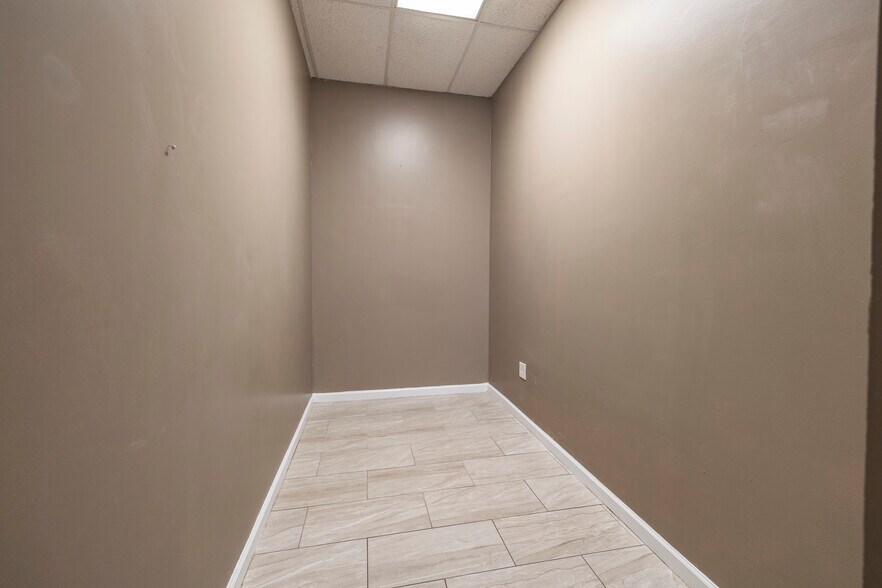 More Photos Of 148-11 175th St, Jamaica Storefront Retail Office For Sale