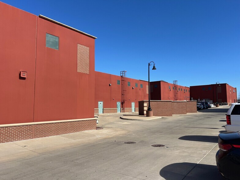 More Photos Of , Broken Arrow General Retail For Sale