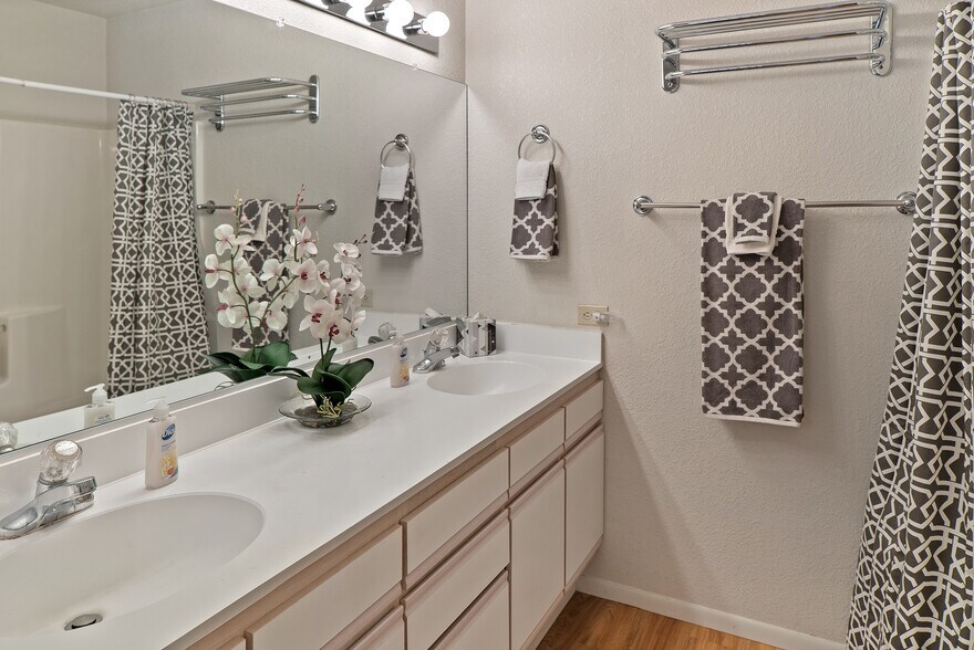 More Photos Of 105 Sugarloaf Rd, Sedona Apartments For Sale