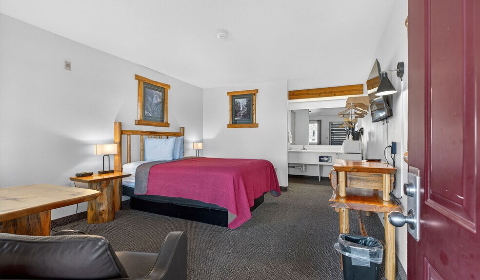 More Photos Of 102 E Greenwood St, Enterprise Hotel For Sale