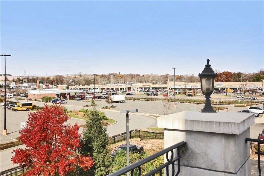 More Photos Of 35 S Middletown Rd, Nanuet Office For Lease