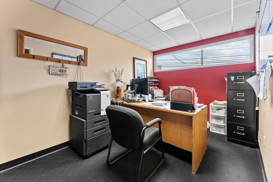 More Photos Of 940 Beaver Grade Rd, Coraopolis Office Residential For Sale