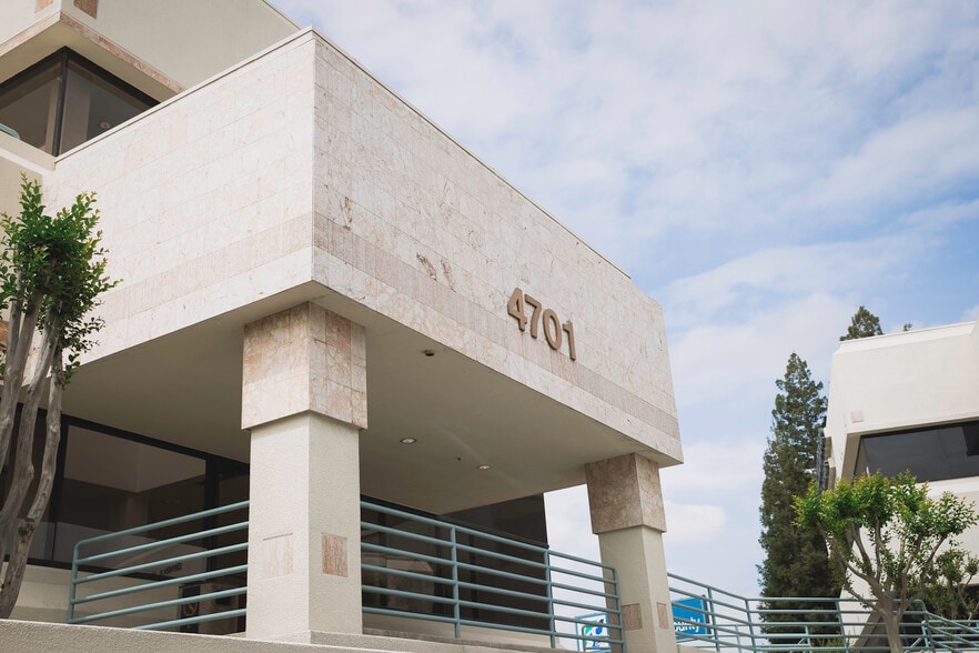 More Photos Of 4701 Sisk Rd, Modesto Office For Lease