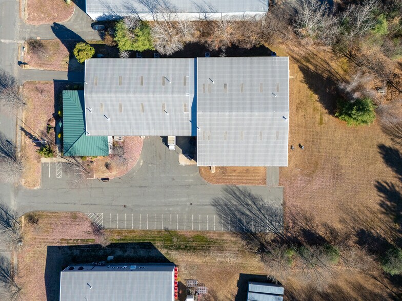 More Photos Of 6 Industrial Pky, Easthampton Manufacturing For Lease