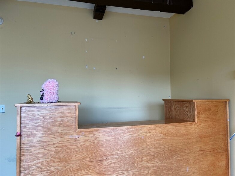 More Photos Of 527 Nantasket Ave, Hull Apartments For Lease