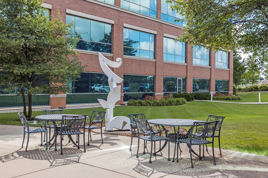 More Photos Of 10000 Innovation Dr, Wauwatosa Office For Lease