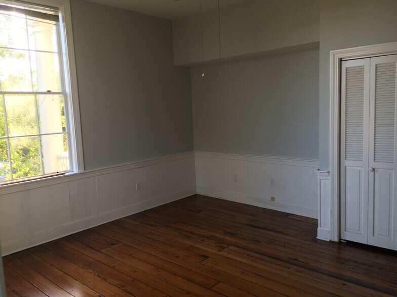 More Photos Of 635 E Bay St, Charleston Office Residential For Lease