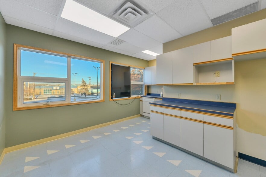More Photos Of 5116 52 St, Red Deer Storefront Retail Office For Sale