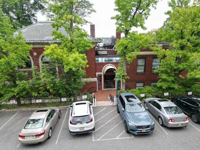 More Photos Of 71 E Palisade Ave, Englewood Office For Lease