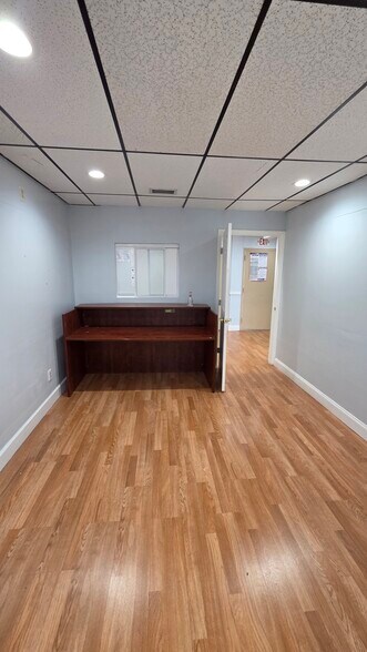 More Photos Of 3383 NW 7th St, Miami Medical For Lease