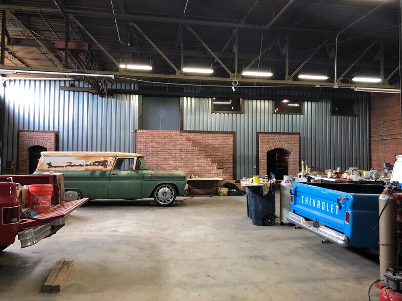 More Photos Of 1727 S Agnew Ave, Oklahoma City Service For Lease