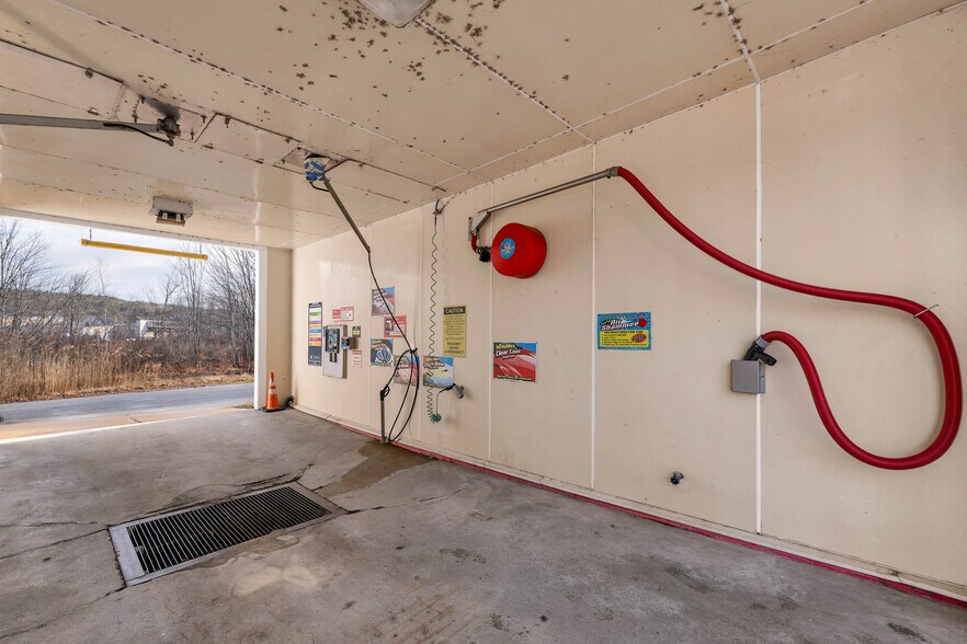 More Photos Of 329 Daniel Webster Hwy, Meredith Carwash For Sale