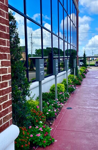 More Photos Of 1150 Clear Lake City Blvd, Houston Medical For Lease