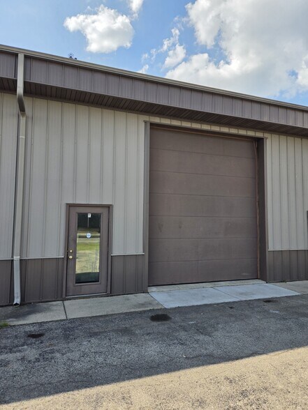 More Photos Of 3830 S Charleston Pike, Springfield Self Storage For Lease