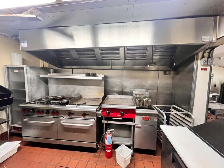 More Photos Of 14 Blue Rock Rd, Millersville Restaurant For Sale