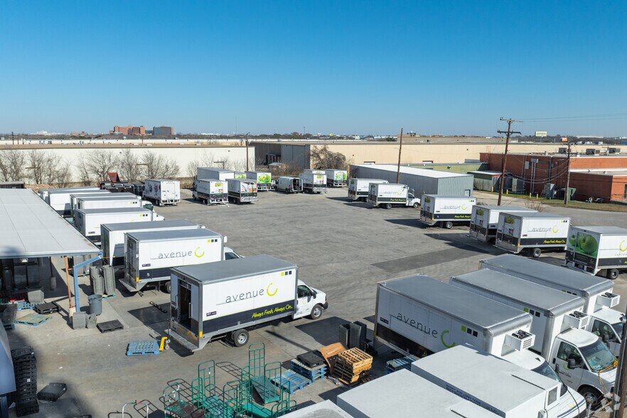 More Photos Of 3410 Steen St, San Antonio Distribution For Sale