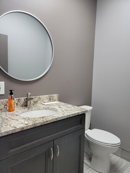 More Photos Of 15000 Madison Ave, Lakewood Office Residential For Lease