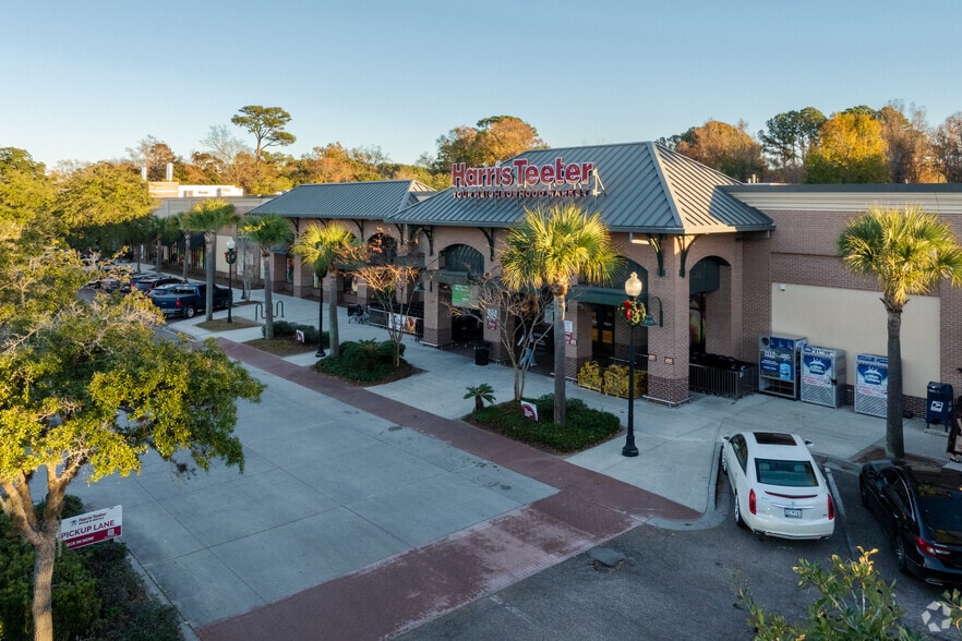 More Photos Of 600 Long Point Rd, Mount Pleasant Unknown For Lease