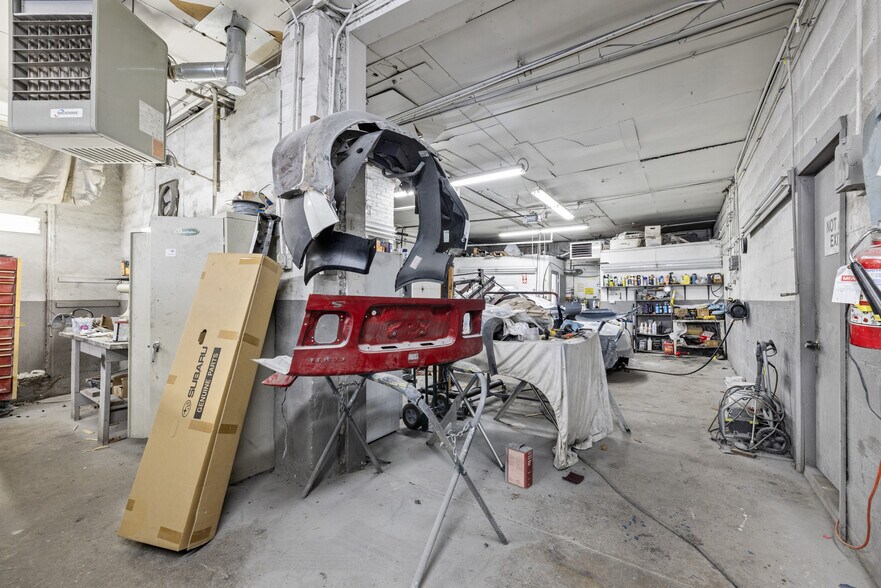 More Photos Of 20 Woodland St, Methuen Auto Repair For Sale