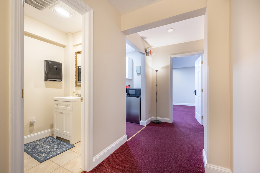 More Photos Of 898 Ethan Allen Hwy, Ridgefield Medical For Sale