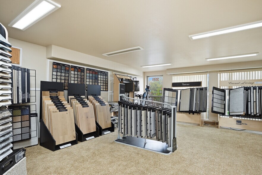 More Photos Of 3511 Redwood St, Clearlake Freestanding For Sale