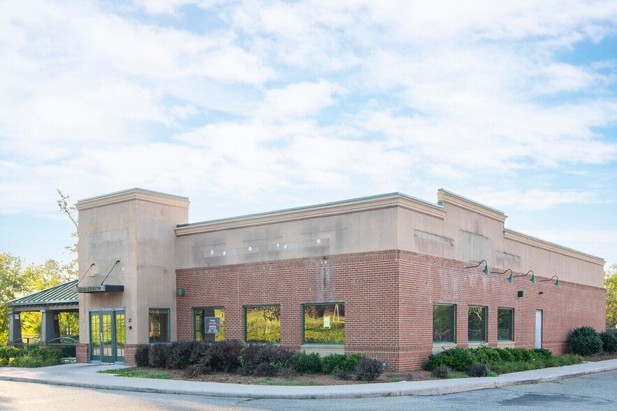 More Photos Of 34 W Main St, Radford Restaurant For Lease